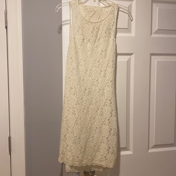 Express Ivory lace backless dress - Picture 3 of 5